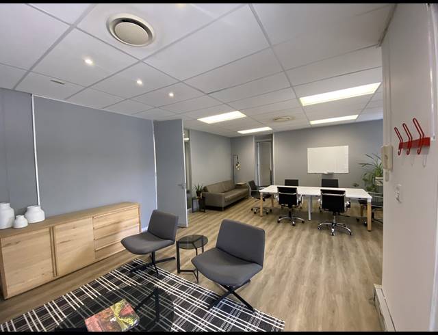 181M² OFFICE TO LET IN WESTLAKE